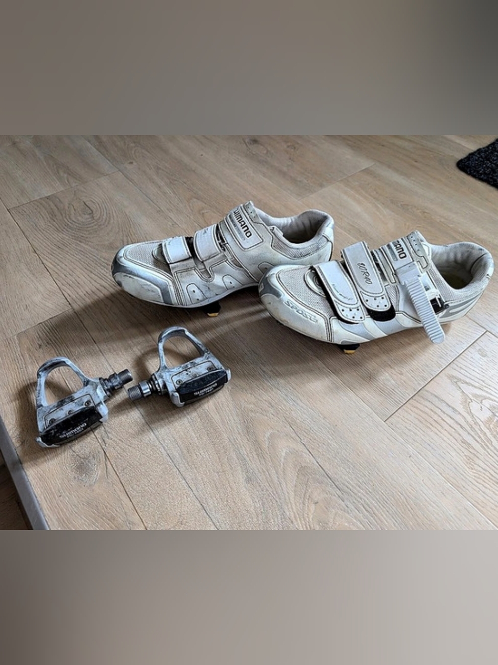Shimano Cycling Shoes EU 40 With Shimano Pedals